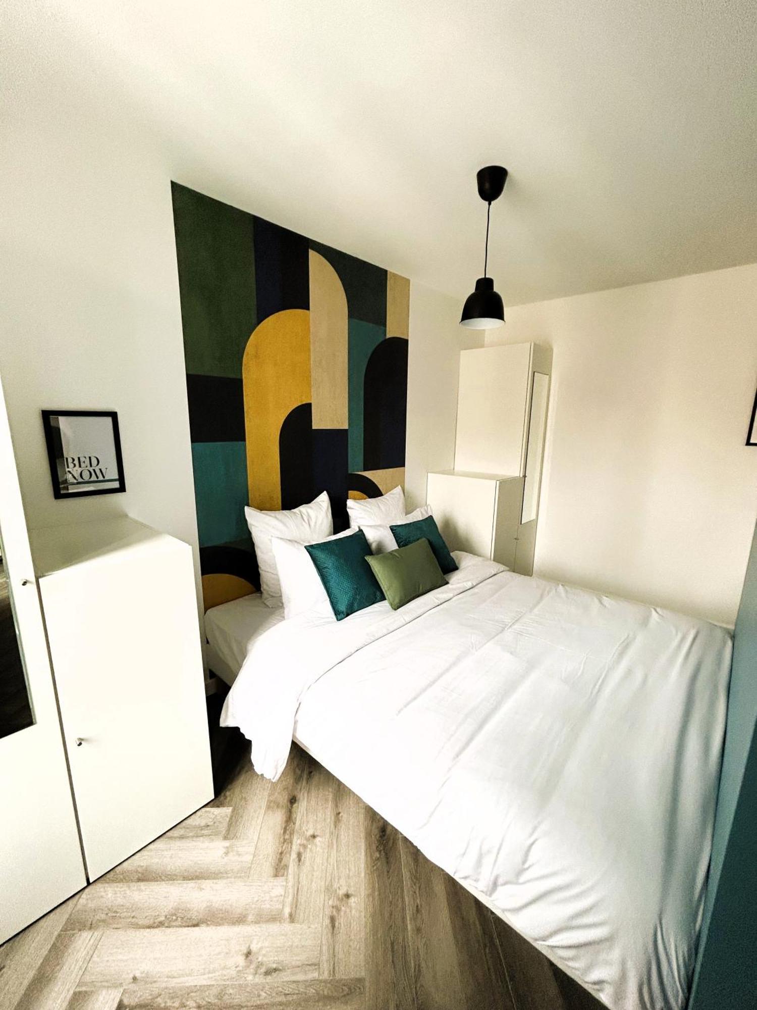 La Maison Hugo Montreuil  Luaran gambar