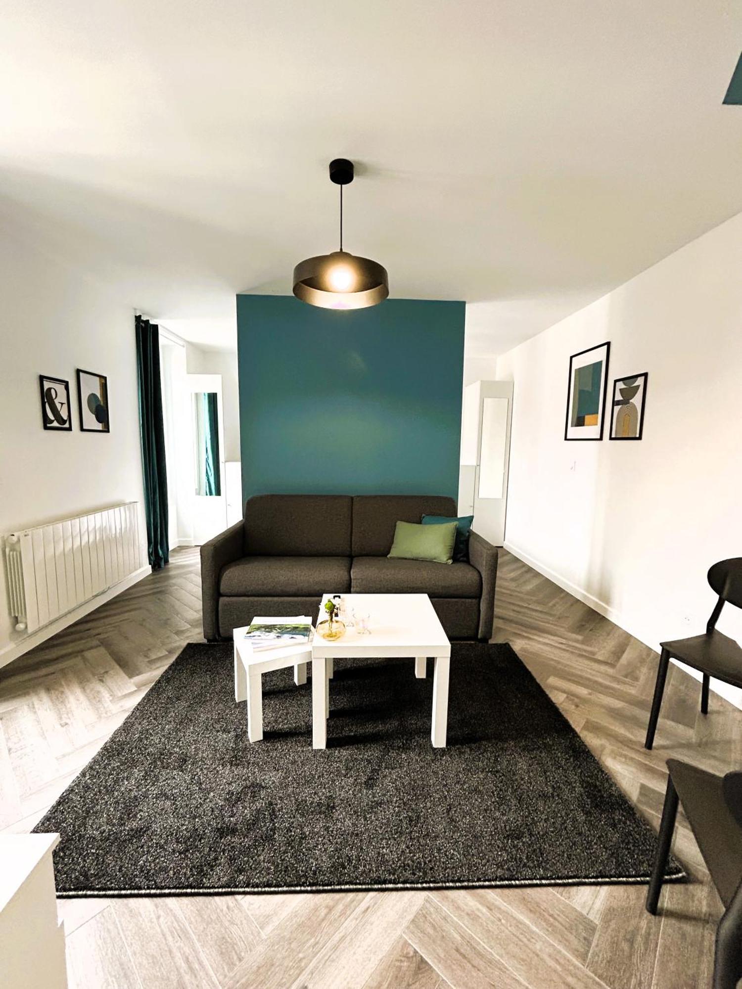 La Maison Hugo Montreuil  Luaran gambar