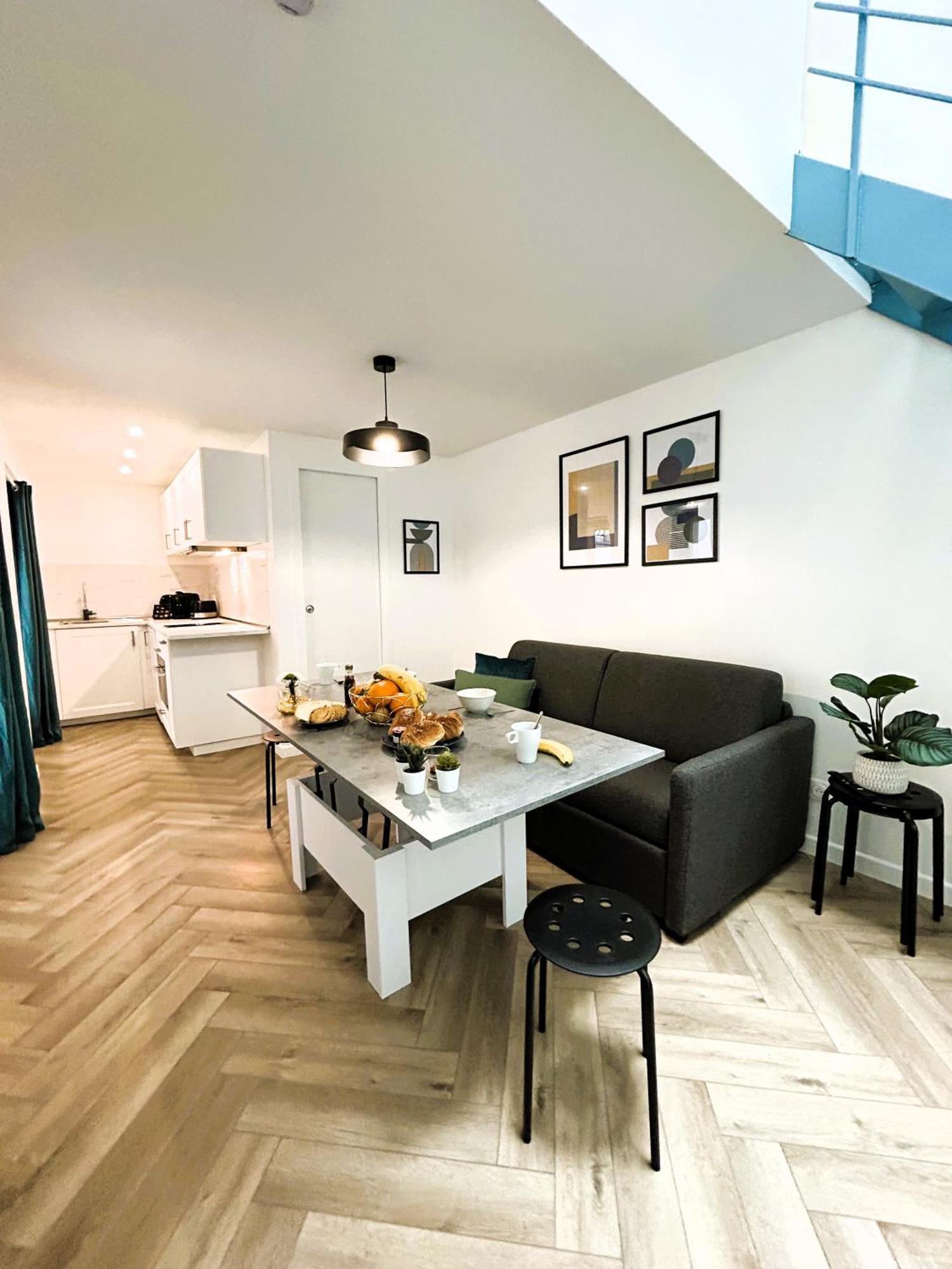 La Maison Hugo Montreuil  Luaran gambar