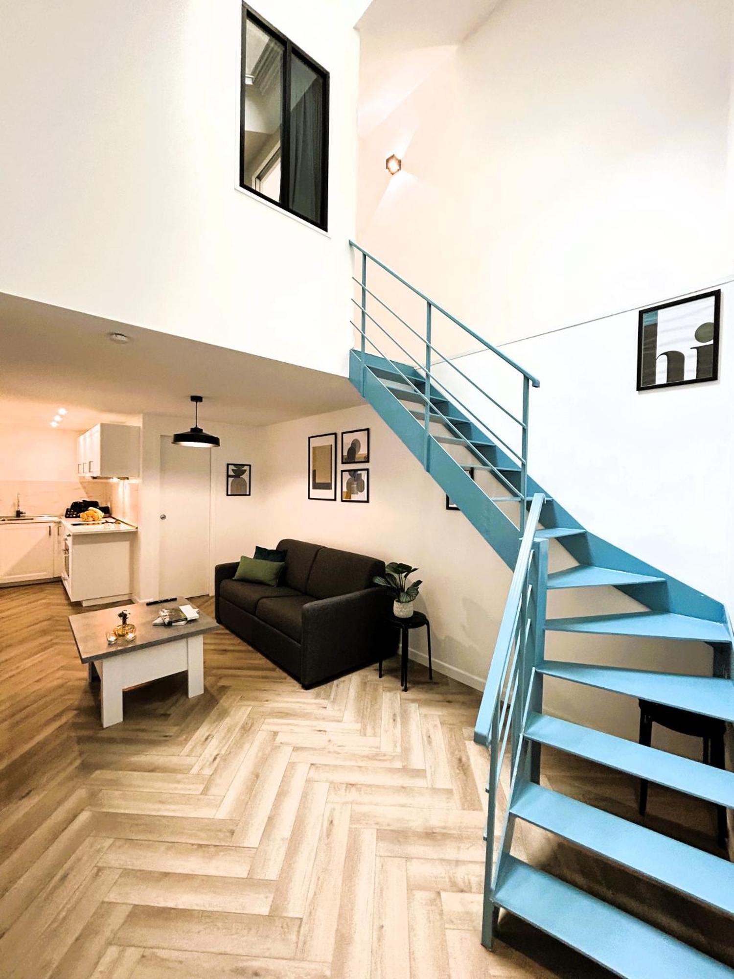 La Maison Hugo Montreuil  Luaran gambar